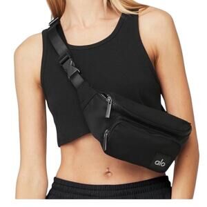 ALO Yoga Explorer Fanny Pack Black New With Tags Athletic Athleisure Sporty